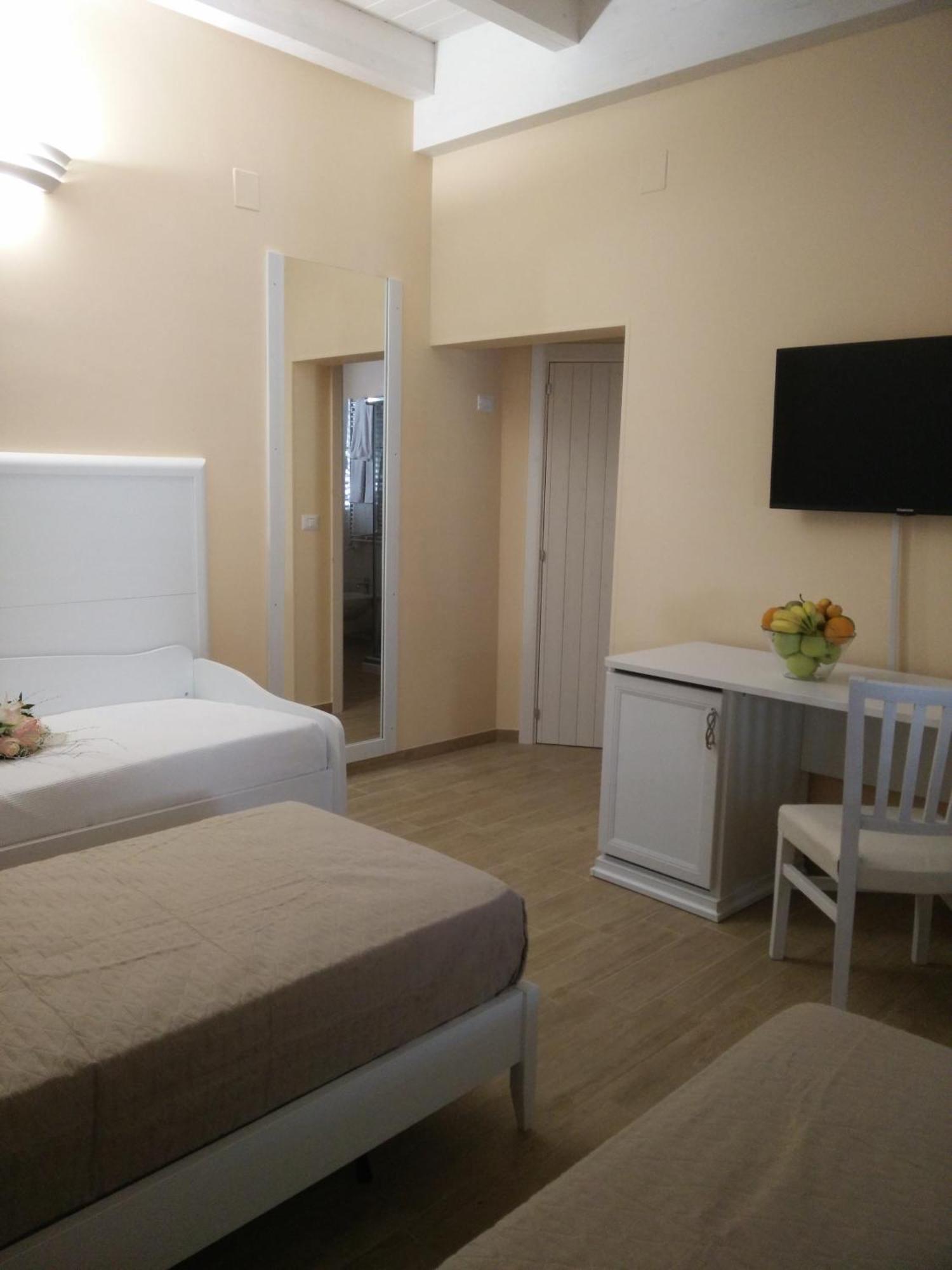 Le Camelie Bed and Breakfast Marina di Ginosa Δωμάτιο φωτογραφία