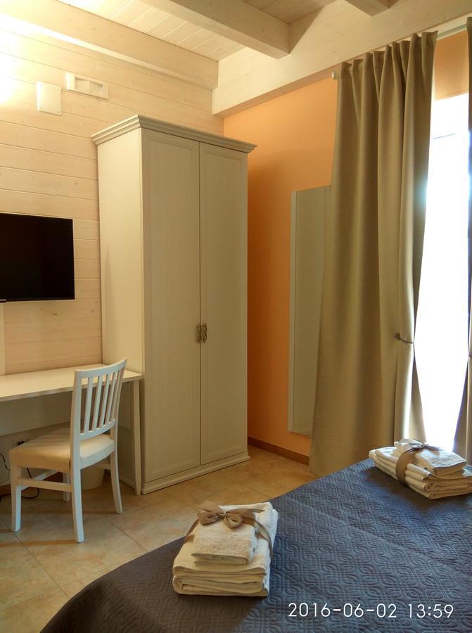 Le Camelie Bed and Breakfast Marina di Ginosa Δωμάτιο φωτογραφία