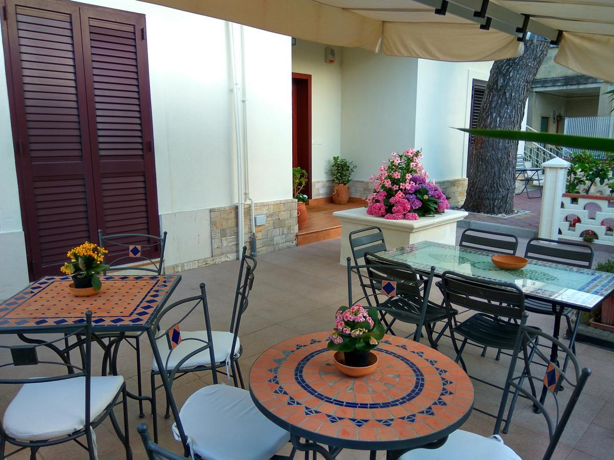 Le Camelie Bed and Breakfast Marina di Ginosa Εξωτερικό φωτογραφία